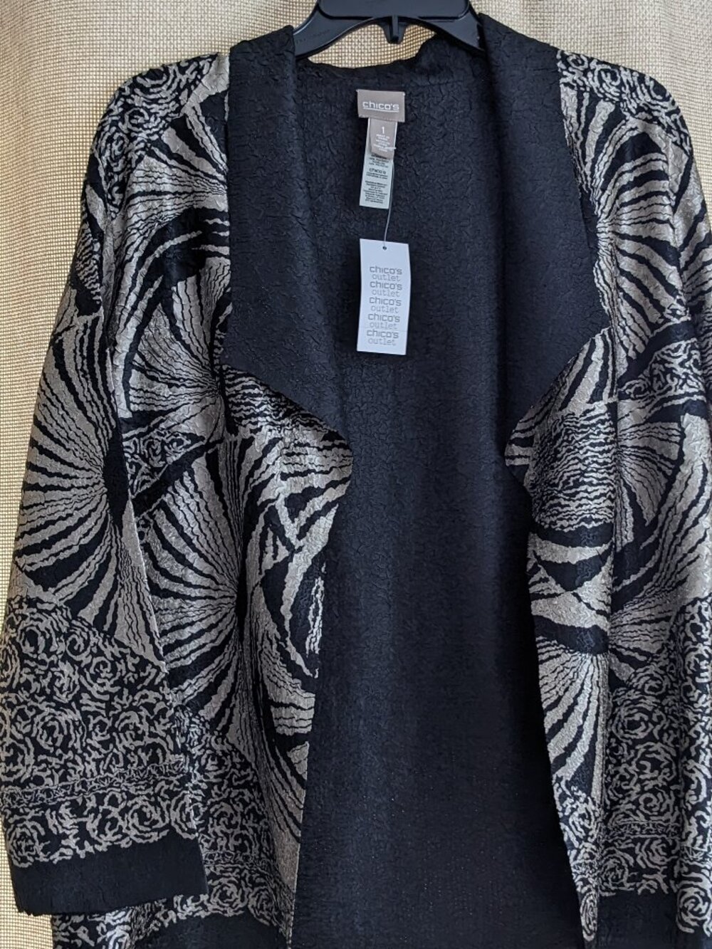 Chico's Outlet Madison Scroll Gala Black & Gold Lightweight Mid Sleeve, Size 1